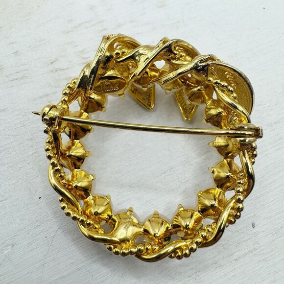 Hobe Vintage Pearl Circle Brooch With Filigree Leaves Gold Wreath Signed Costume - Picture 10 of 11